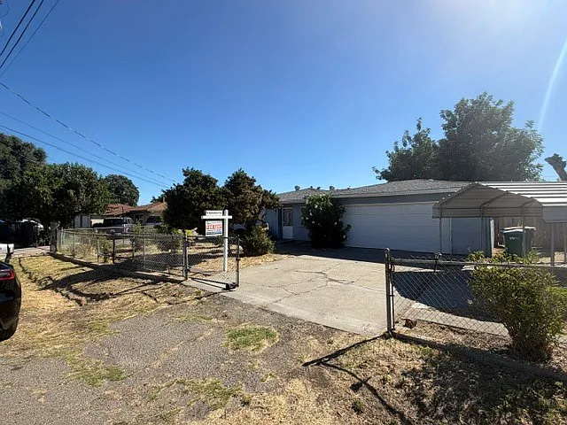 3048 Harris Ave — Photo 1
