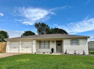 2621 Staton Ln, Port Neches, TX 77651