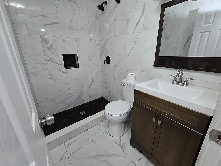 1021 SW 32nd Ct #1-2 — Photo 5