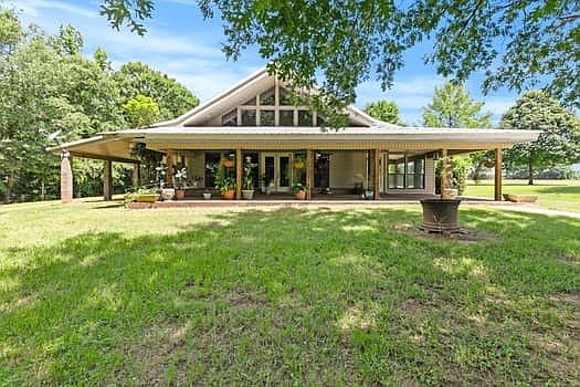 5th image of 389 Whitworth Ln