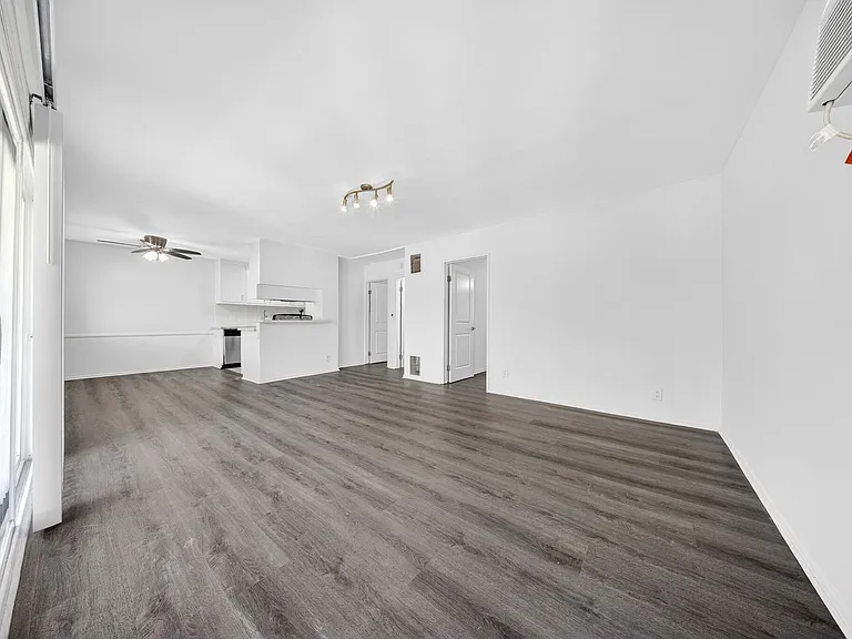 15114 Dickens St. — Photo 5