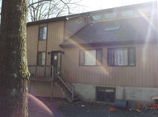 58 Cramer Rd, Bushkill, PA 18324
