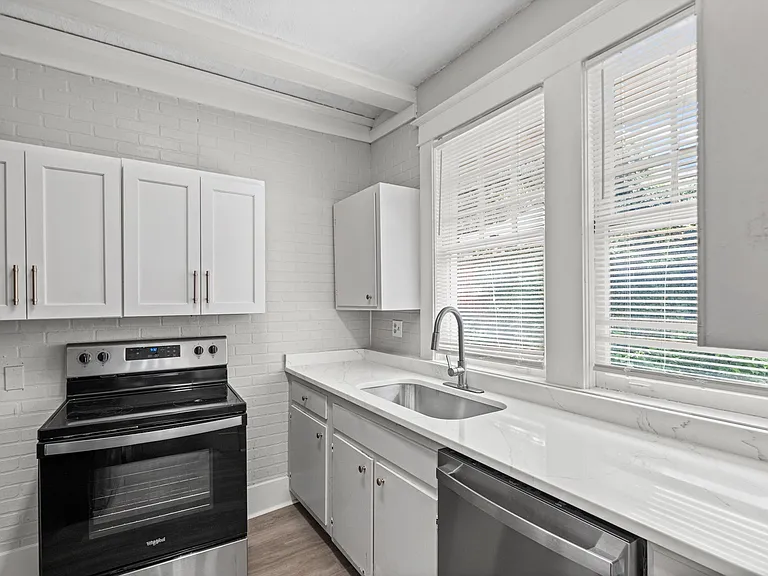 3562 Midland Ave — Photo 7