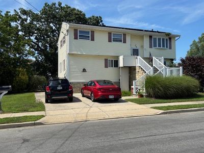 68 Knoll Street, Lindenhurst, NY, 11757