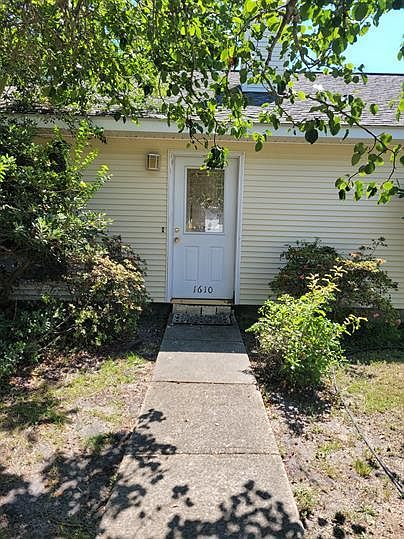 2nd image of 1610 Thornton Ave #1