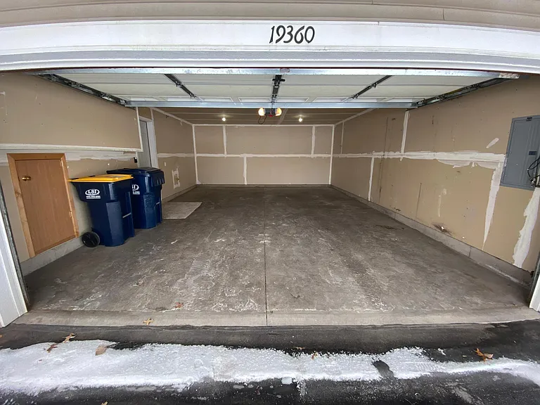 19360 Claremont Dr — Photo 23