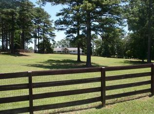 2516 E Cherokee Dr, Woodstock, GA 30188
