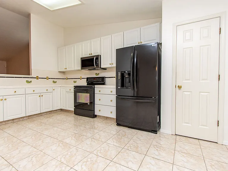 19526 Dover Dr — Photo 8
