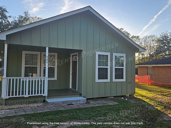 2nd image of 745 Roosevelt Dr
