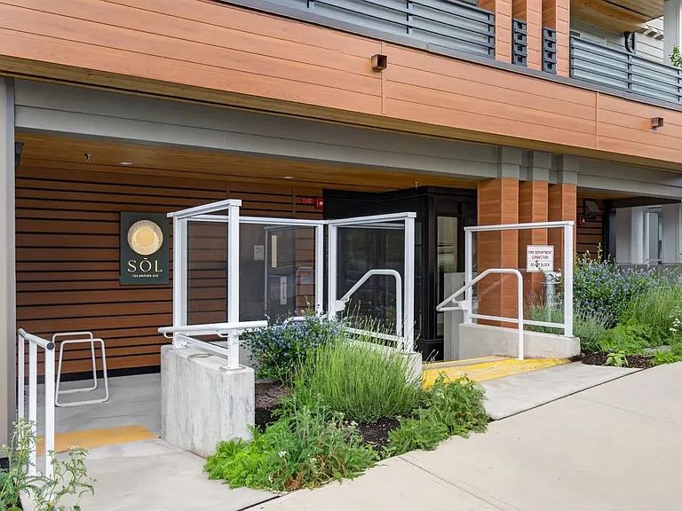 723 Grover Ave #210 — Photo 25