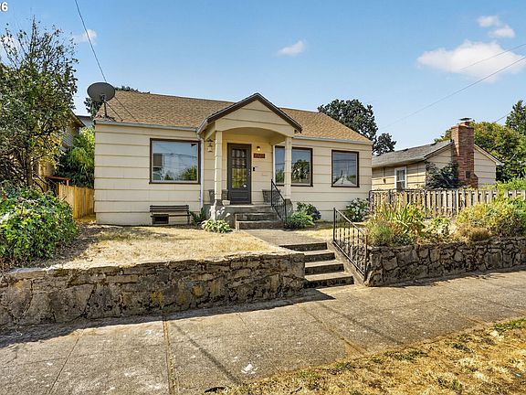 3rd image of 6128 SE Center St