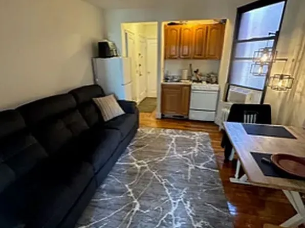 208 E 84th St APT 5A, New York, NY 10028