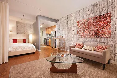 Rented by R New York