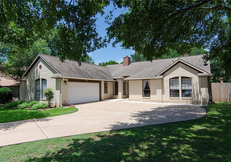 1st image of 303 Orchid Cir