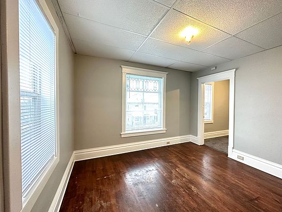 3rd image of 422 N 27th Ave W #2