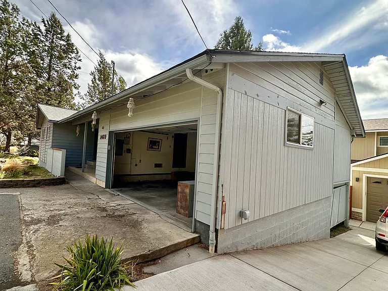 1409 NW Portland Ave — Photo 2