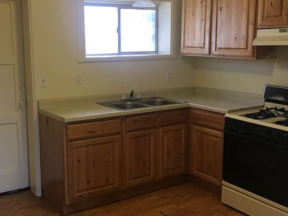 5th image of 708 N Orchard Ave