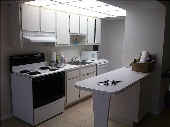 3rd image of 9380 W Flagler St APT 205B