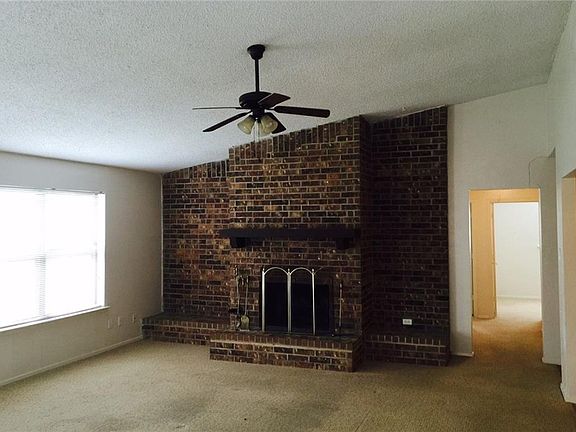 4th image of 2942 Beachtree Ln