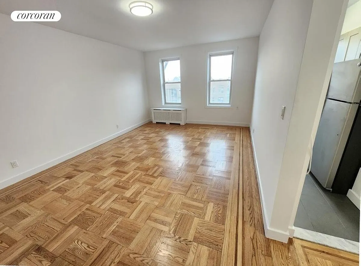 Building Photo - 3900 Greystone Ave #32D