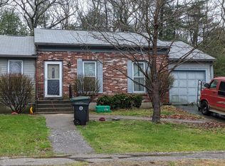 17 Hickory Rd, Coventry, RI 02816