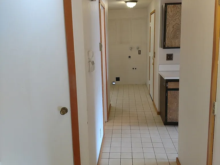 1322 NW Baltimore Ave — Photo 14