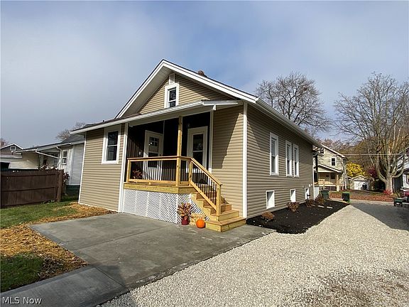 3rd image of 708 Jefferson Ave