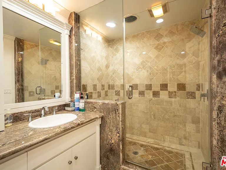 2461 Jupiter Dr — Photo 10