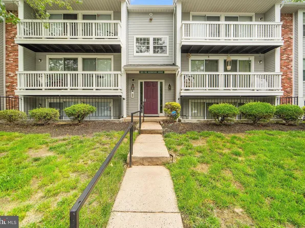 114 Kenwood Dr, Sicklerville, NJ 08081