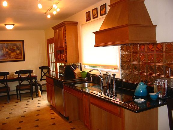 Remodeled KraftMaid kitchen