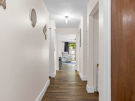 4th image of 1028 Mary Joye Ave