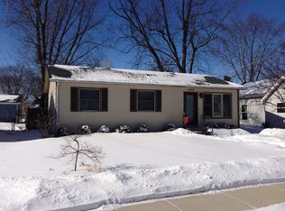 1039 Commercial St, Sycamore, IL 60178