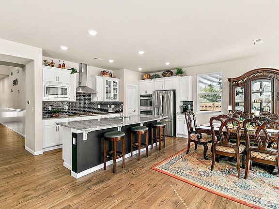 5th image of 18606 135th Street E
