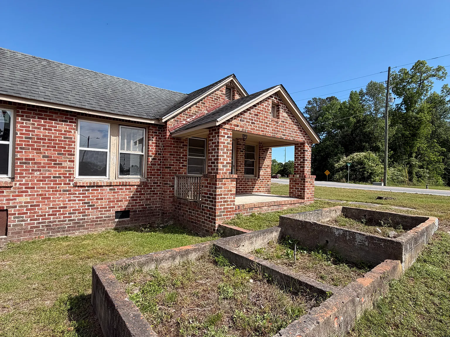 3 bed, $1,400 — Photo 3
