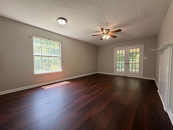 4th image of 145 Cumberland Ct #C