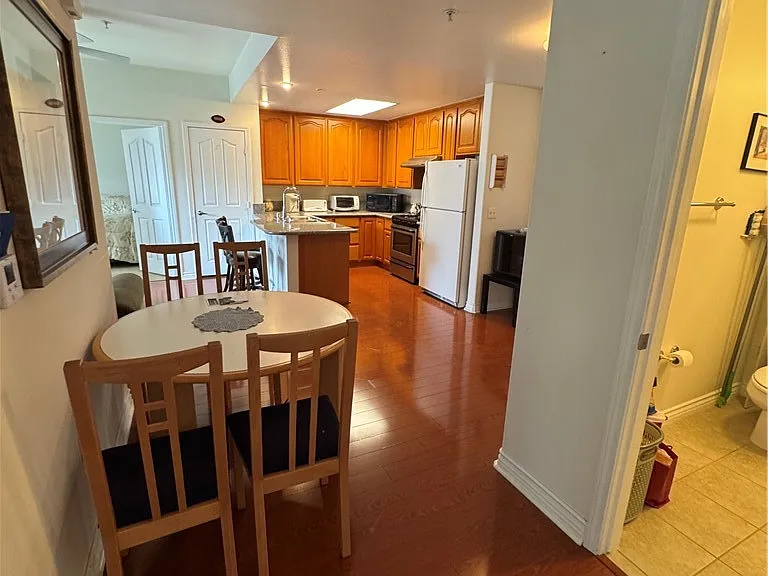 17888 Alburtis #B215 — Photo 6
