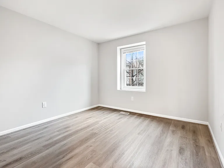 10106 Bosworth Ct — Photo 11
