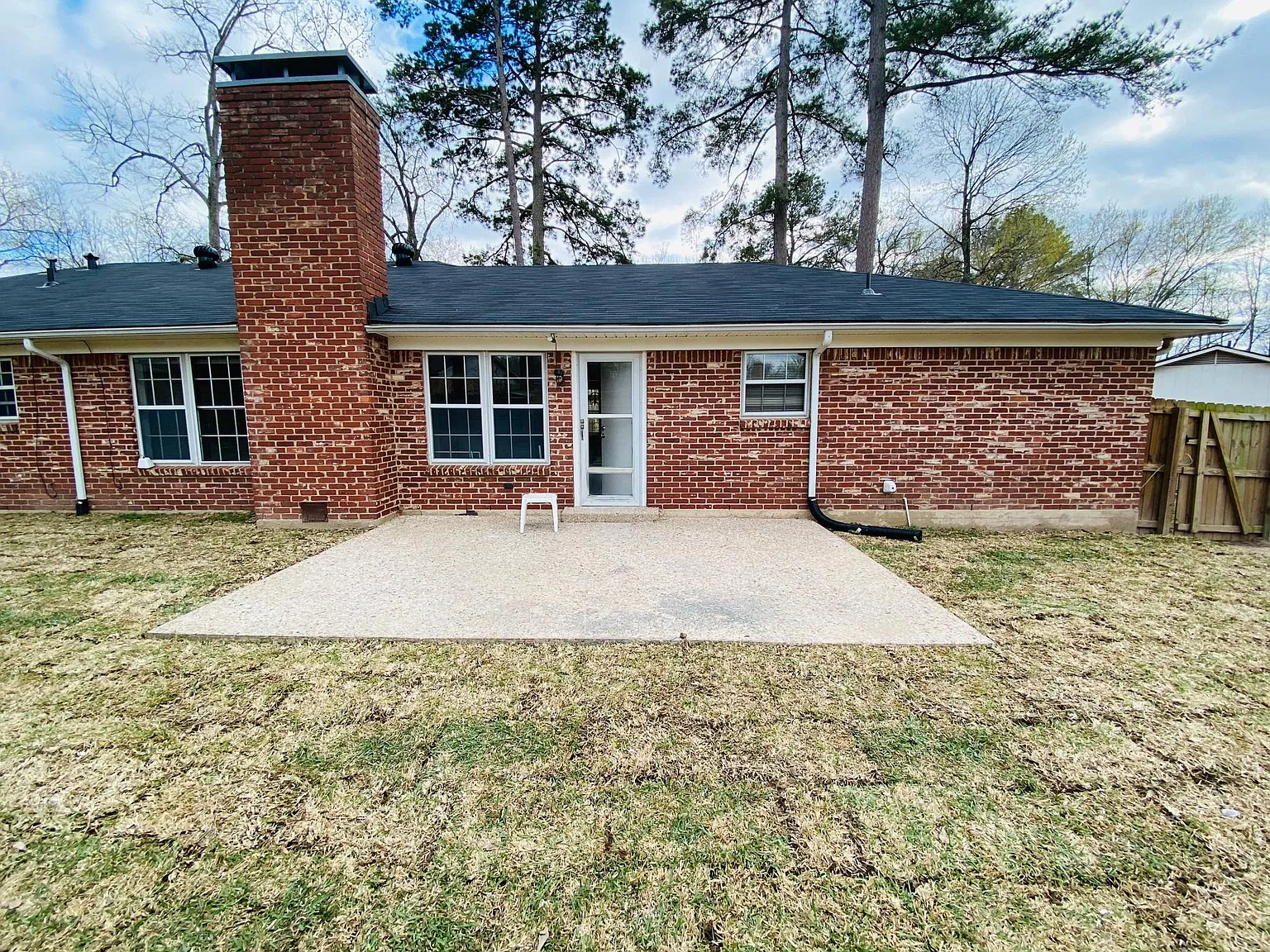 106 Clemson Dr — Photo 3