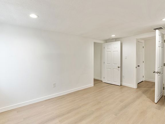 3rd image of 13007 S Twisted Oak Dr #Basement