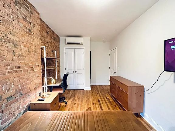 4th image of 907 Jefferson Ave #2-445