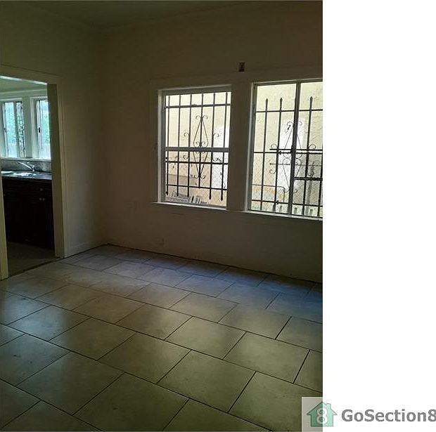 1st image of 606 W Vernon Ave #103