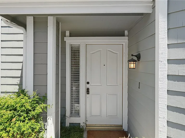 112 Santa Rosa Ct — Photo 3