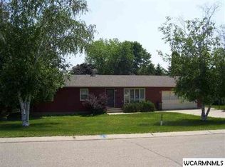 203 Lakeview Dr, Spicer, MN 56288