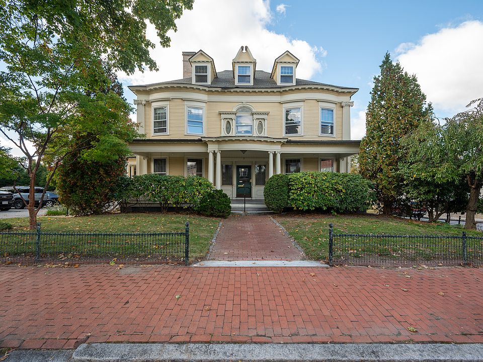 1st image of 7 Oak St #1