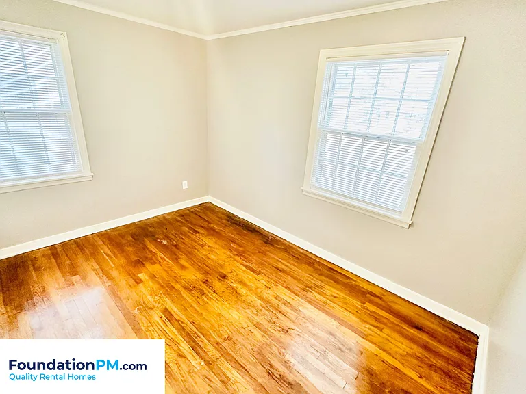4126 Meadow Dr — Photo 10