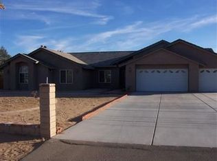 20567 Shawnee Rd, Apple Valley, CA 92308