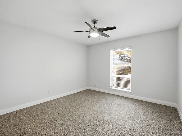 172 W Clinton Ave #105 — Photo 8