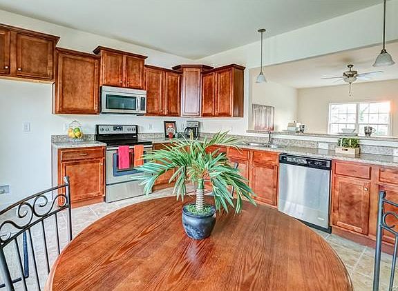 5th image of 5407 Bloomingdale Ave