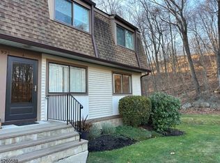 1923A Stonegate Ln, Stanhope, NJ 07874