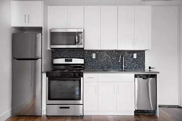 Rented by Bohemia Realty Group | media 2